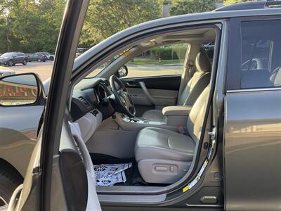 2013 Toyota Highlander SE   - Photo 22 - Acton, MA 01720
