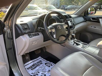 2013 Toyota Highlander SE   - Photo 23 - Acton, MA 01720