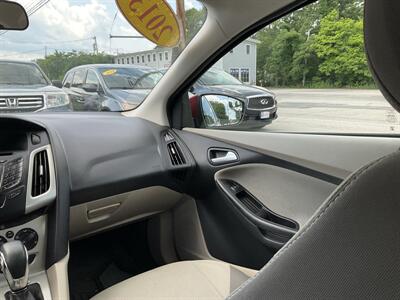 2013 Ford Focus SE   - Photo 13 - Acton, MA 01720
