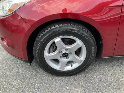 2013 Ford Focus SE   - Photo 8 - Acton, MA 01720