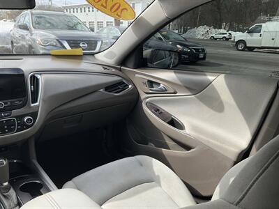 2020 Chevrolet Malibu LT   - Photo 16 - Acton, MA 01720