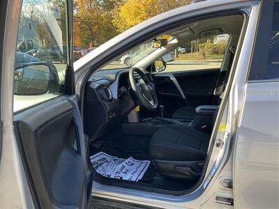 2017 Toyota RAV4 LE   - Photo 15 - Acton, MA 01720