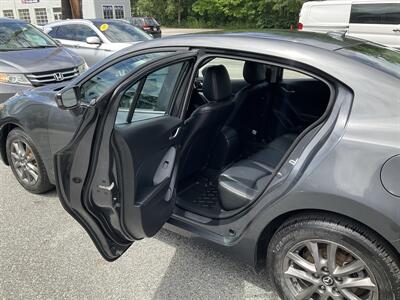 2014 Mazda Mazda3 i Grand Touring - Photo 13 - Acton, MA 01720