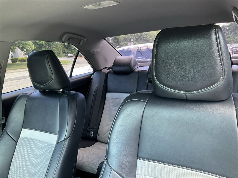 2014 Toyota Camry SE - Photo 24