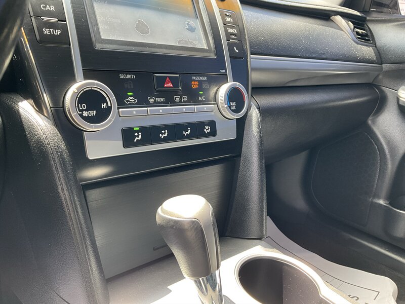 2014 Toyota Camry SE - Photo 33