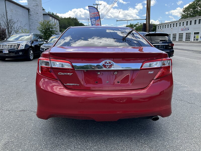 2014 Toyota Camry SE - Photo 6