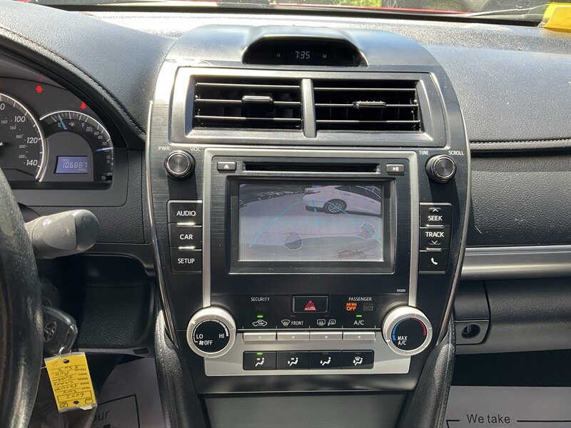 2014 Toyota Camry SE - Photo 31