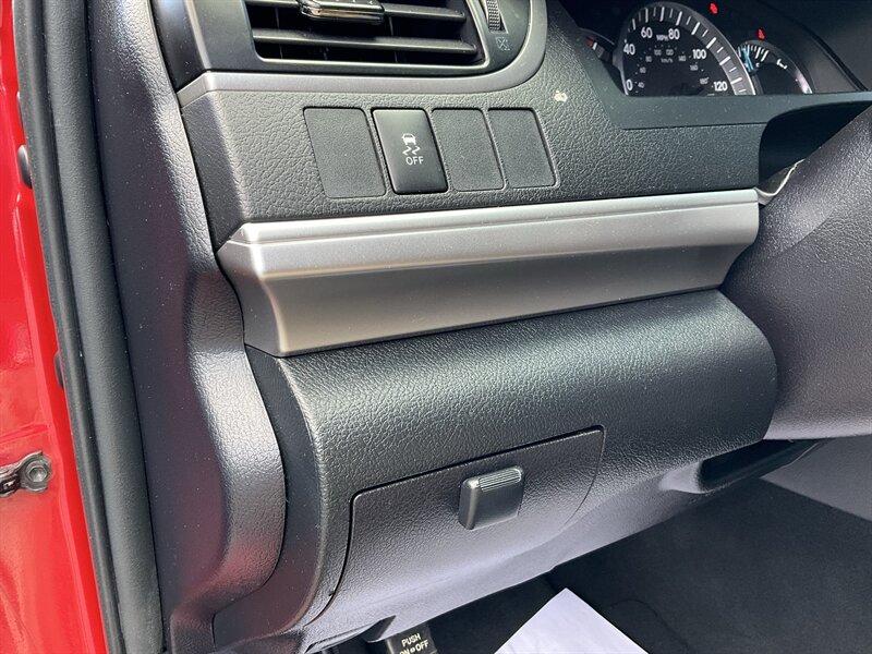 2014 Toyota Camry SE - Photo 28