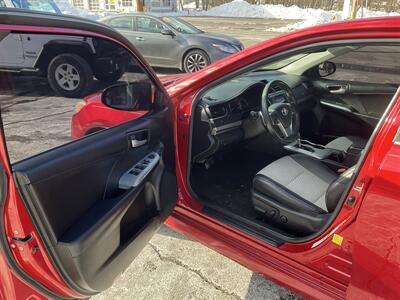 2014 Toyota Camry SE   - Photo 19 - Acton, MA 01720
