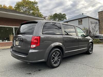 2015 Dodge Grand Caravan SXT   - Photo 5 - Acton, MA 01720