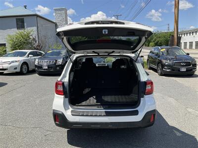 2018 Subaru Outback 2.5i Premium   - Photo 12 - Acton, MA 01720