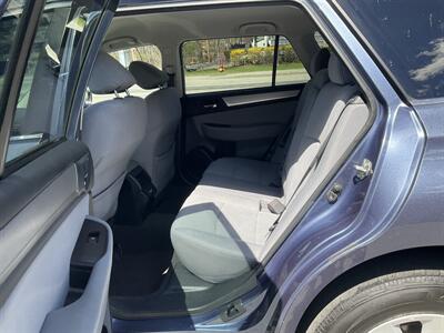 2018 Subaru Outback 2.5i Premium   - Photo 14 - Acton, MA 01720