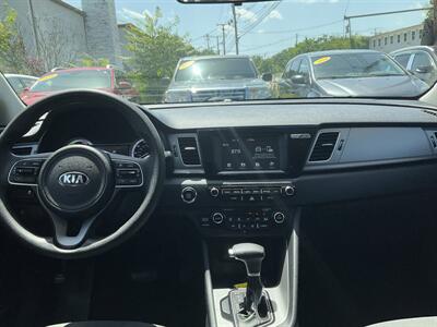 2017 Kia Niro LX - Photo 13 - Acton, MA 01720