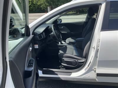 2017 Kia Niro LX - Photo 16 - Acton, MA 01720