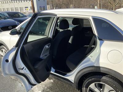 2017 Kia Niro LX   - Photo 11 - Acton, MA 01720