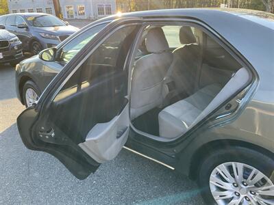 2014 Toyota Camry LE   - Photo 13 - Acton, MA 01720