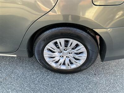 2014 Toyota Camry LE   - Photo 11 - Acton, MA 01720