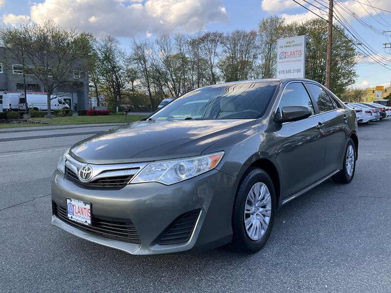 2014 Toyota Camry LE   - Photo 1 - Acton, MA 01720