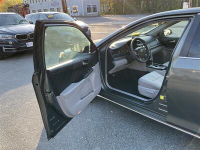 2014 Toyota Camry LE   - Photo 20 - Acton, MA 01720