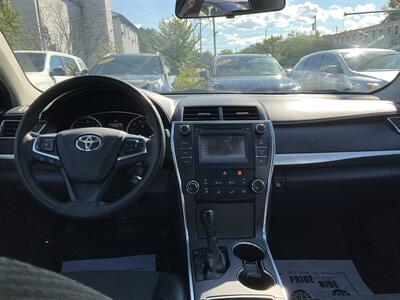 2017 Toyota Camry SE   - Photo 12 - Acton, MA 01720