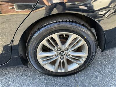 2017 Toyota Camry SE   - Photo 9 - Acton, MA 01720