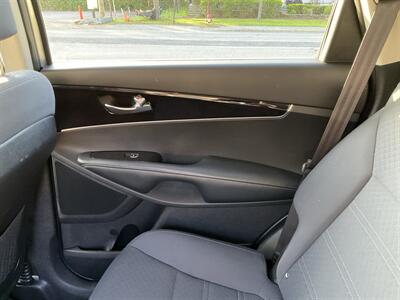 2017 Kia Sorento LX   - Photo 14 - Acton, MA 01720