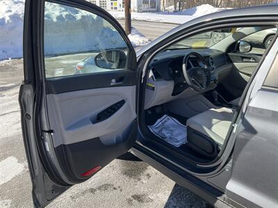 2018 Hyundai TUCSON SE - Photo 18 - Acton, MA 01720