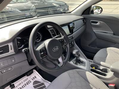 2017 Kia Niro LX   - Photo 16 - Acton, MA 01720