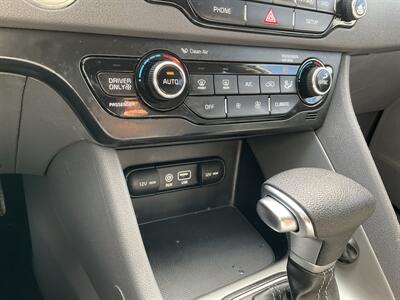 2017 Kia Niro LX   - Photo 18 - Acton, MA 01720