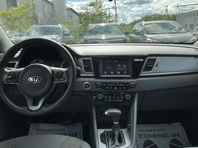 2017 Kia Niro LX   - Photo 13 - Acton, MA 01720