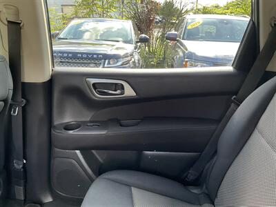 2017 Nissan Pathfinder SV   - Photo 15 - Acton, MA 01720