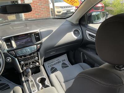2017 Nissan Pathfinder SV   - Photo 19 - Acton, MA 01720