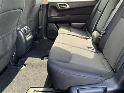 2017 Nissan Pathfinder SV   - Photo 14 - Acton, MA 01720