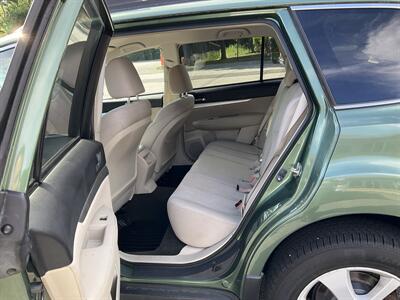 2013 Subaru Outback 2.5i Premium   - Photo 13 - Acton, MA 01720