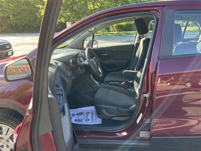 2017 Chevrolet Trax LS - Photo 16 - Acton, MA 01720