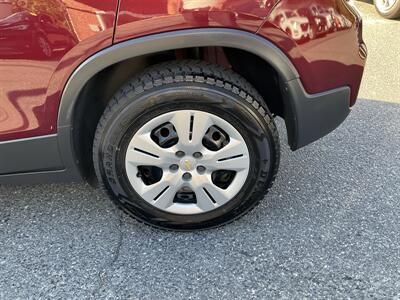 2017 Chevrolet Trax LS - Photo 9 - Acton, MA 01720