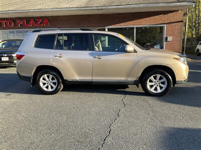 2013 Toyota Highlander SE   - Photo 3 - Acton, MA 01720