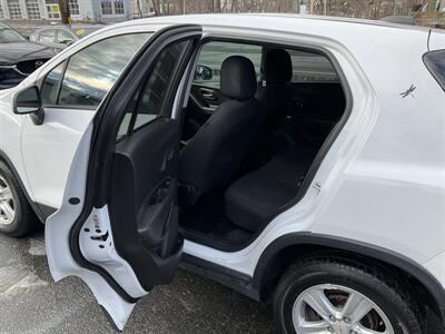 2020 Chevrolet Trax LS   - Photo 10 - Acton, MA 01720