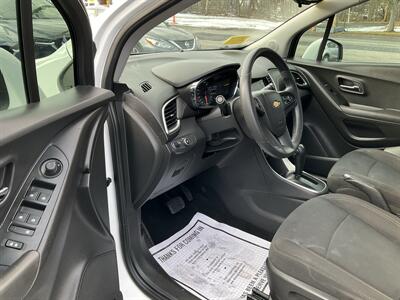 2020 Chevrolet Trax LS   - Photo 15 - Acton, MA 01720