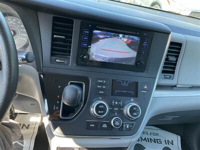 2017 Toyota Sienna LE 7-Passenger - Photo 30 - Acton, MA 01720