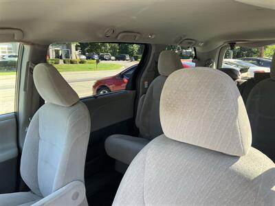 2017 Toyota Sienna LE 7-Passenger - Photo 22 - Acton, MA 01720