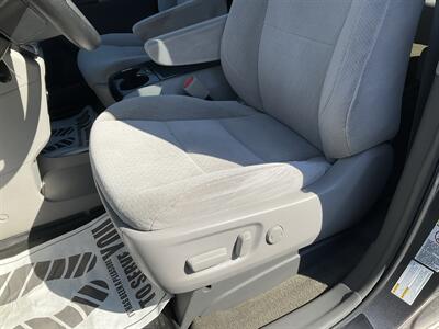 2017 Toyota Sienna LE 7-Passenger - Photo 21 - Acton, MA 01720