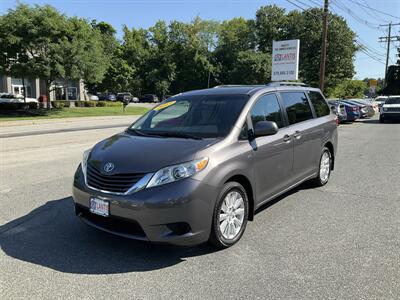 2017 Toyota Sienna LE 7-Passenger - Photo 1 - Acton, MA 01720