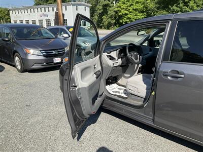 2017 Toyota Sienna LE 7-Passenger - Photo 20 - Acton, MA 01720
