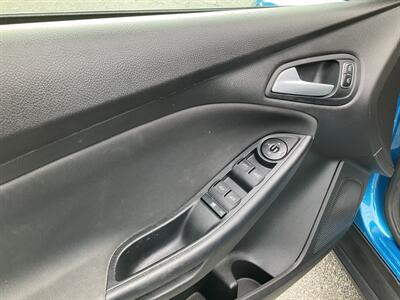 2016 Ford Focus SE   - Photo 15 - Acton, MA 01720