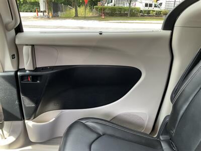 2020 Chrysler Voyager LXi - Photo 16 - Acton, MA 01720