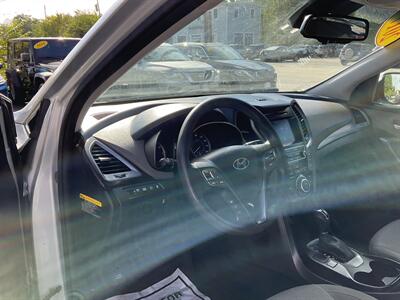 2017 Hyundai SANTA FE SE   - Photo 19 - Acton, MA 01720
