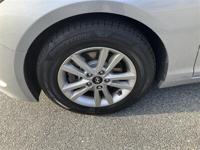 2015 Hyundai SONATA SE   - Photo 12 - Acton, MA 01720