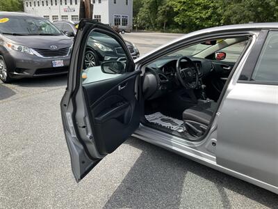 2015 Dodge Dart SXT - Photo 17 - Acton, MA 01720