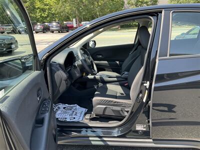 2022 Honda HR-V LX   - Photo 12 - Acton, MA 01720